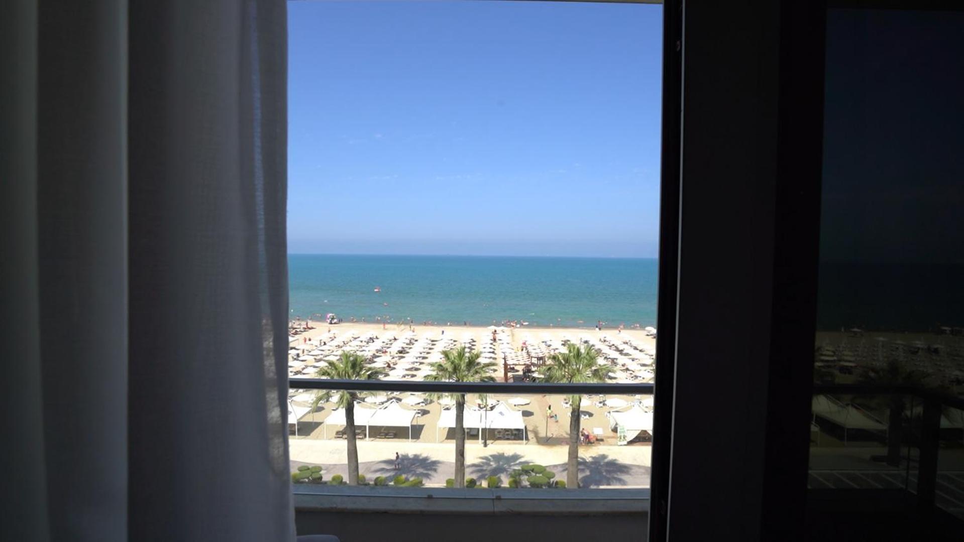Premium Beach Hotel Golem  Esterno foto